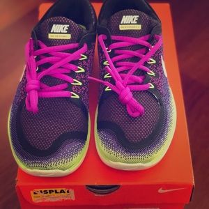 NIKE FREE RUN DISTANCE 2